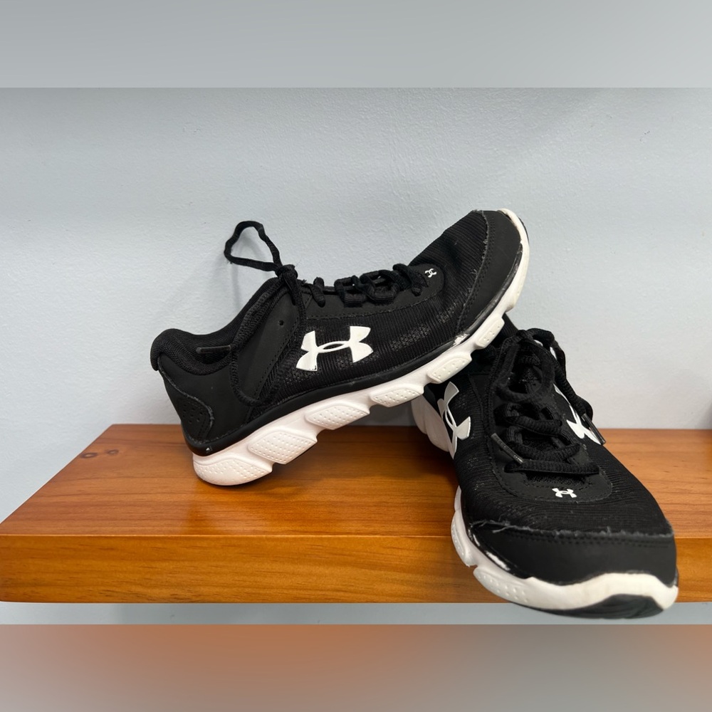 Under Armour Charged Assert Athletic Sneakers Wom… - image 1